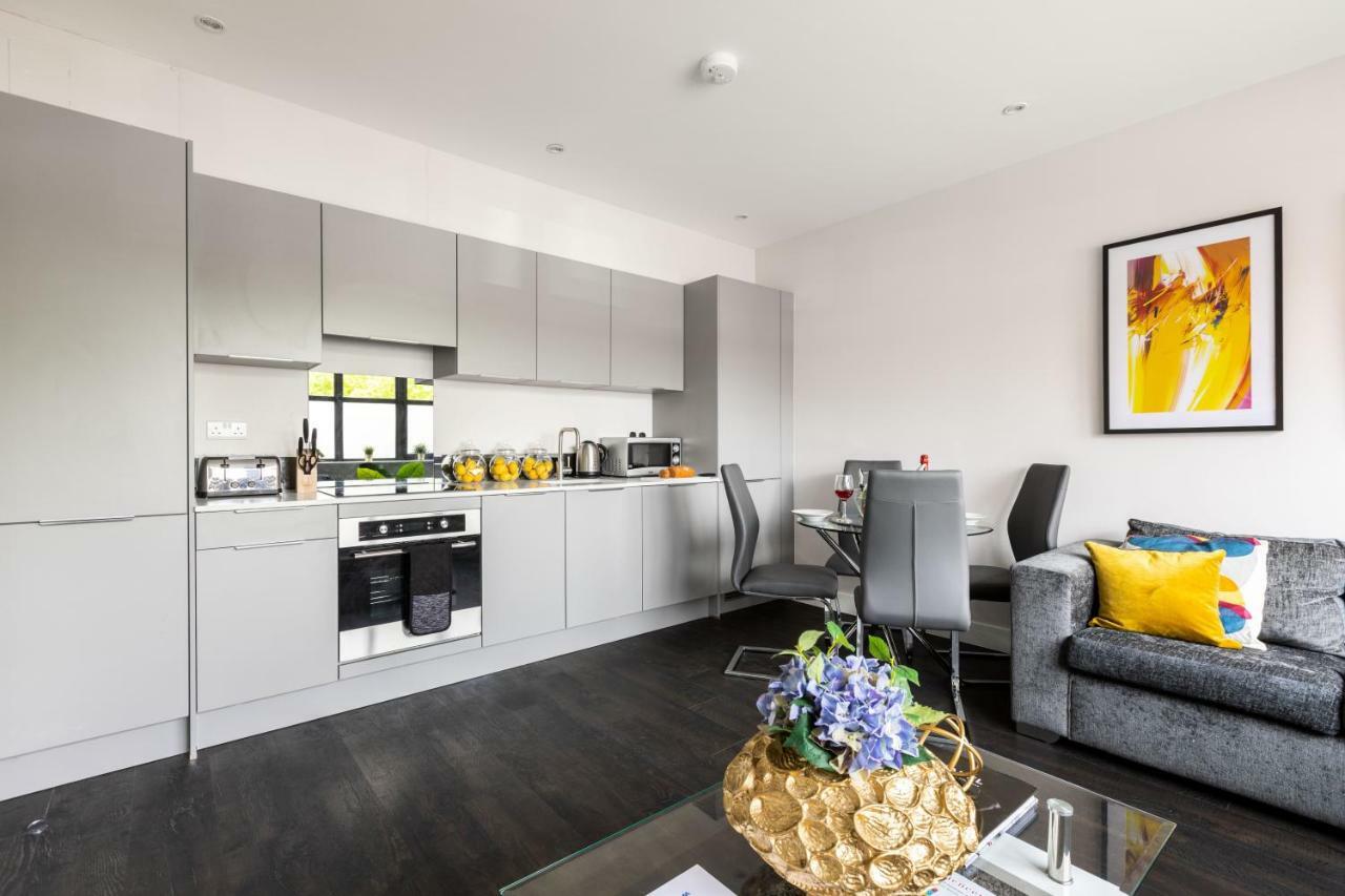 Homely - Watford Premier Apartments Exteriör bild